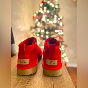 UGG Ultra Mini Boots 8 NEW
